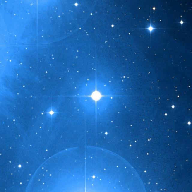 Sky survey frame centred on Celaeno, 18′ across.